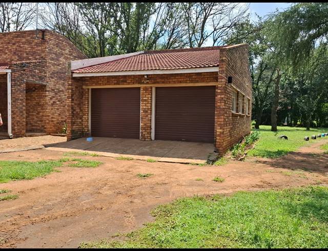 4 BEDROOM HOUSE FOR SALE IN UNITAS PARK